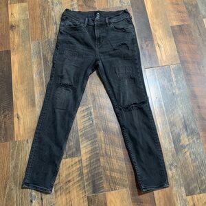 Woman’s Black Distressed Jeans
